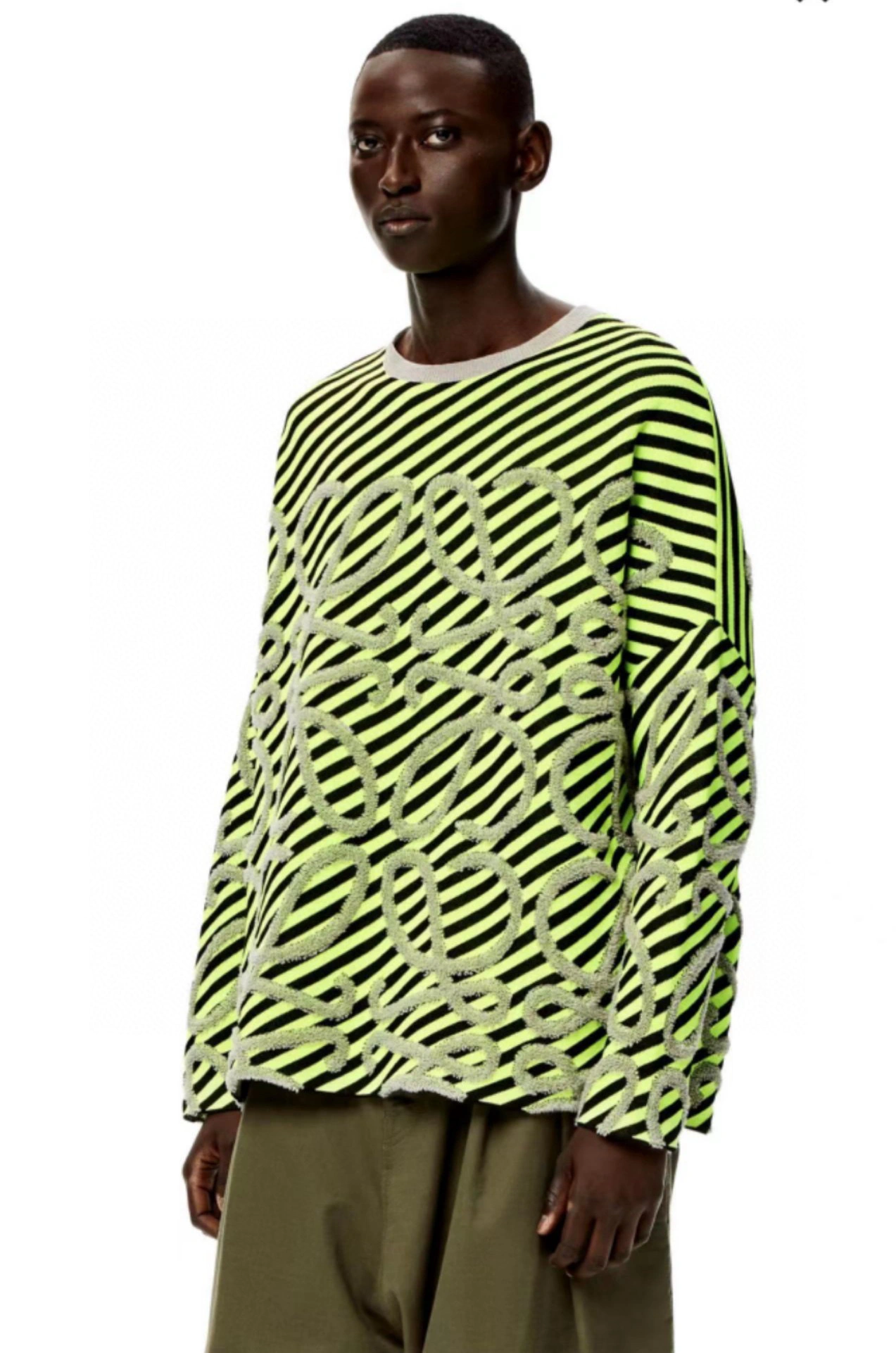 wg.luxury-- 8o5w5 Logo item:E-F199G0807